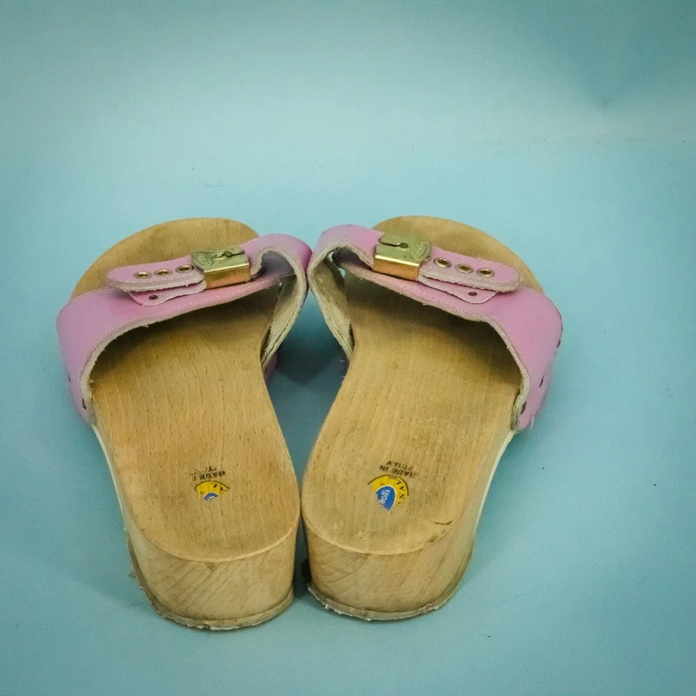 Dr. Scholl's Size 6-6.5 Pink Leather Single Strap Buckle Wood Exercise Sandals